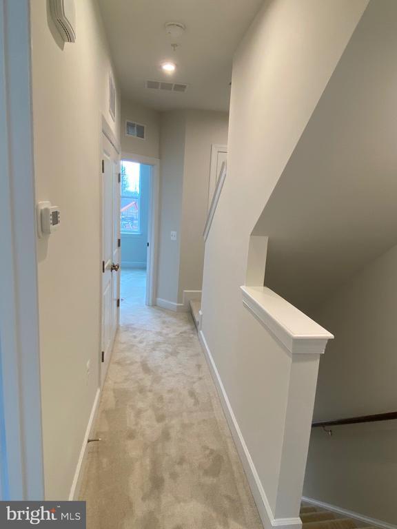 Building Photo - 600 Watermans Dr