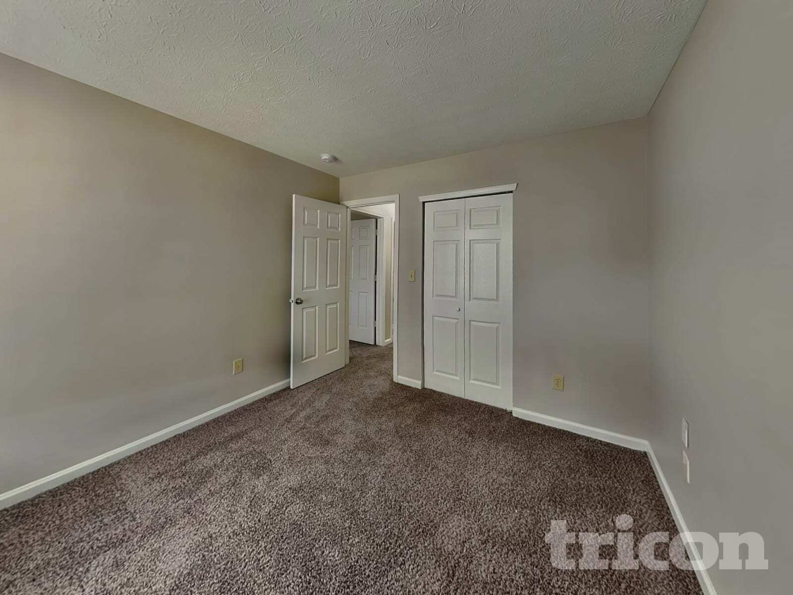 Building Photo - 1082 Sunmeadow Cir