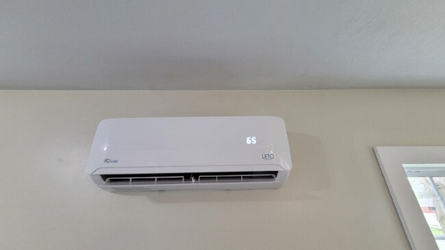 Building Photo - 208 W Chester St