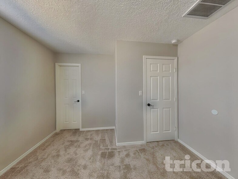 Building Photo - 10220 Nacimiento St NW