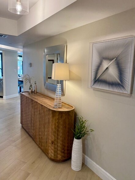 Building Photo - 6020 Pelican Bay Blvd