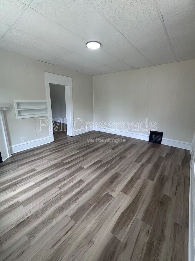 Building Photo - 472 Sumner St