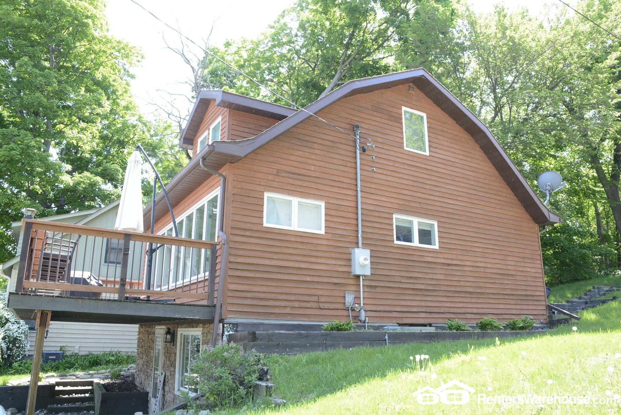 Building Photo - 4887 Edgewater Dr