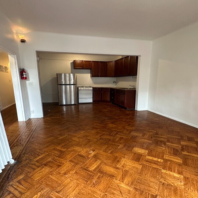 Building Photo - 10 Parkside Ct