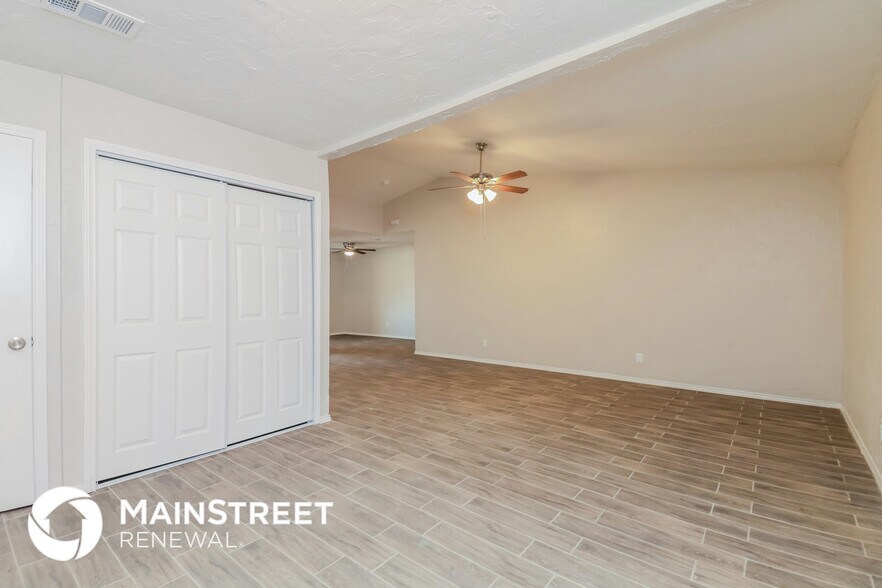 Building Photo - 1702 Marblehead Dr