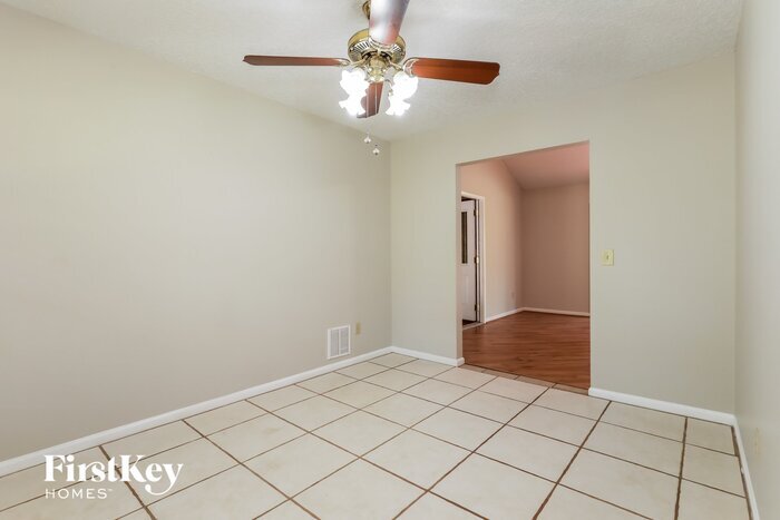Building Photo - 12122 Cheyenne Trail