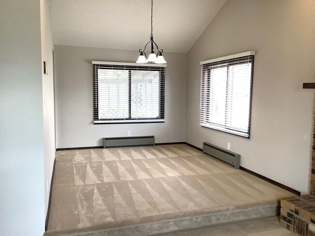 Building Photo - Single Family Home