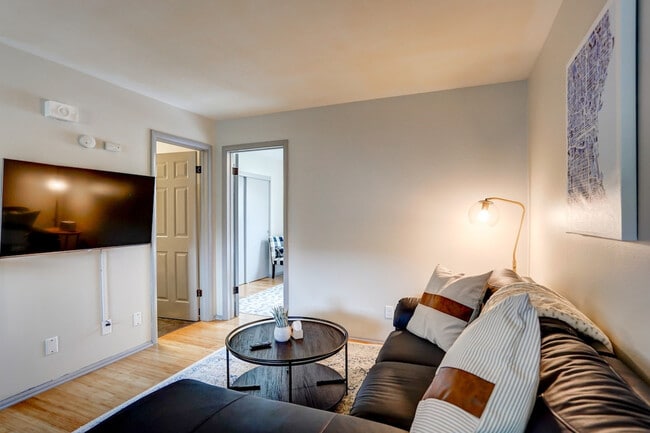 Building Photo - 9407 W Adler St