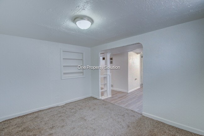 Building Photo - 336 W Wilson St