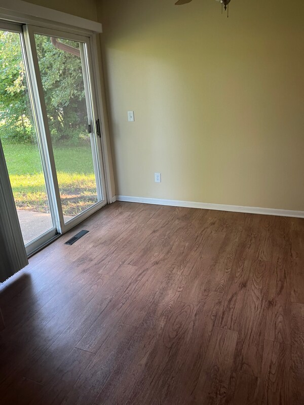 Building Photo - 105 Georgiana Cir