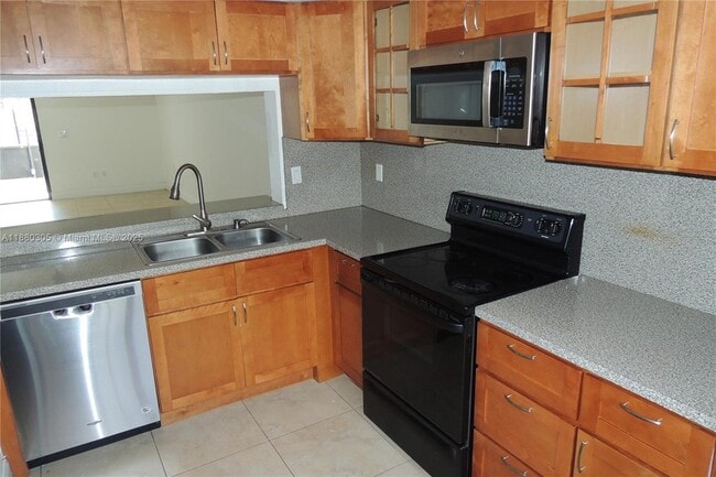 Building Photo - 10104 NW 41st St