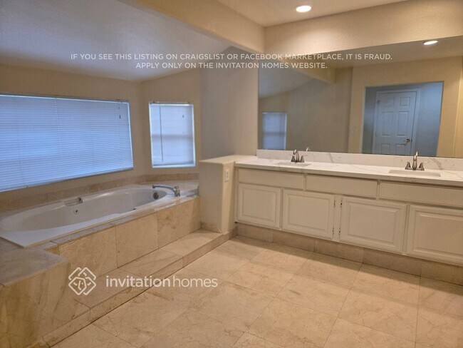 Building Photo - 9421 Salt Water Ct