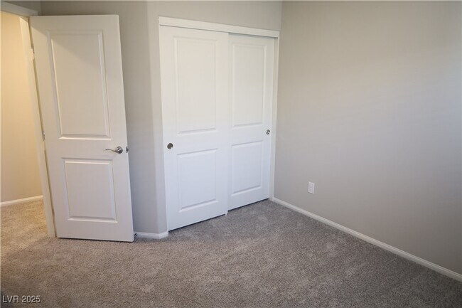 Building Photo - 5269 Acadia Leaf St