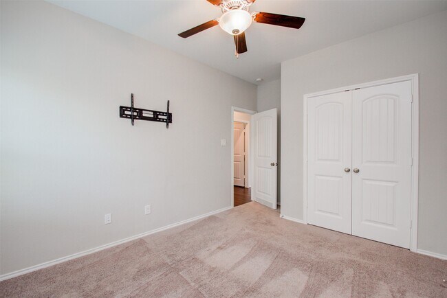 Building Photo - 9547 Summer River Dr