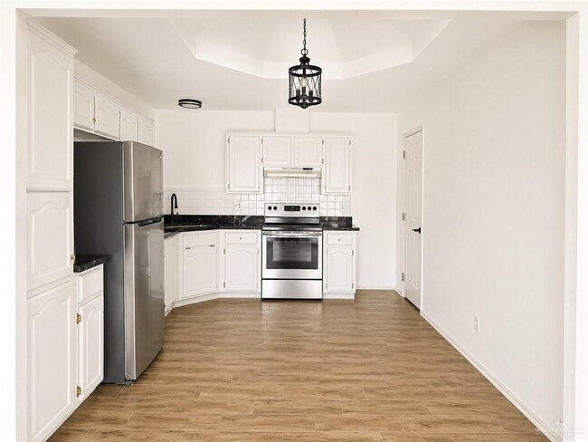 Building Photo - 12 Stonehaven Blvd