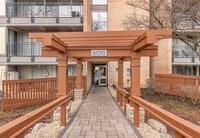 Building Photo - 6010 Oakwood Dr