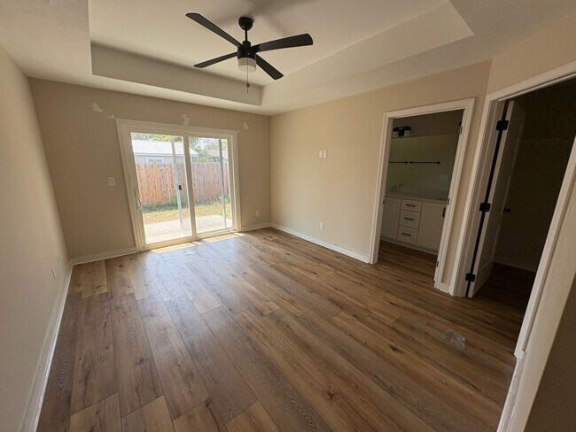 Building Photo - 3b/2Bth Home