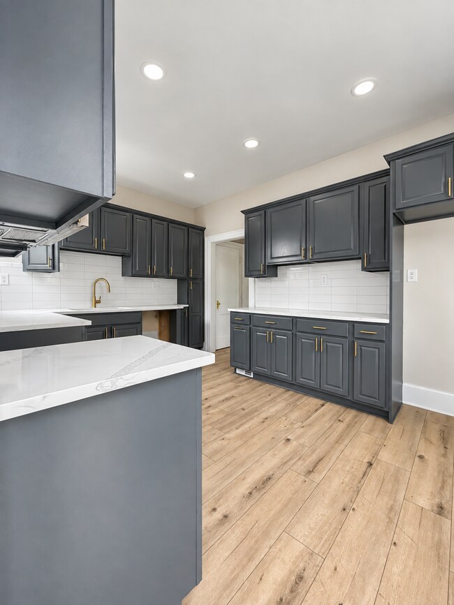 Building Photo - 1568 Clifton Ave