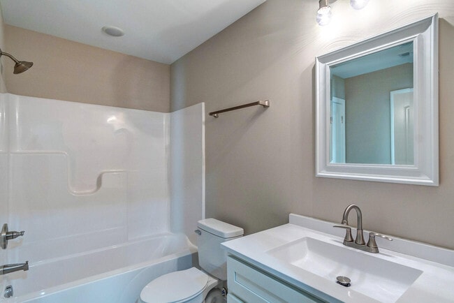 Building Photo - 182 Garden Gate Dr