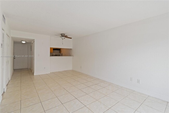 Primary Photo - 1095 W 77th St