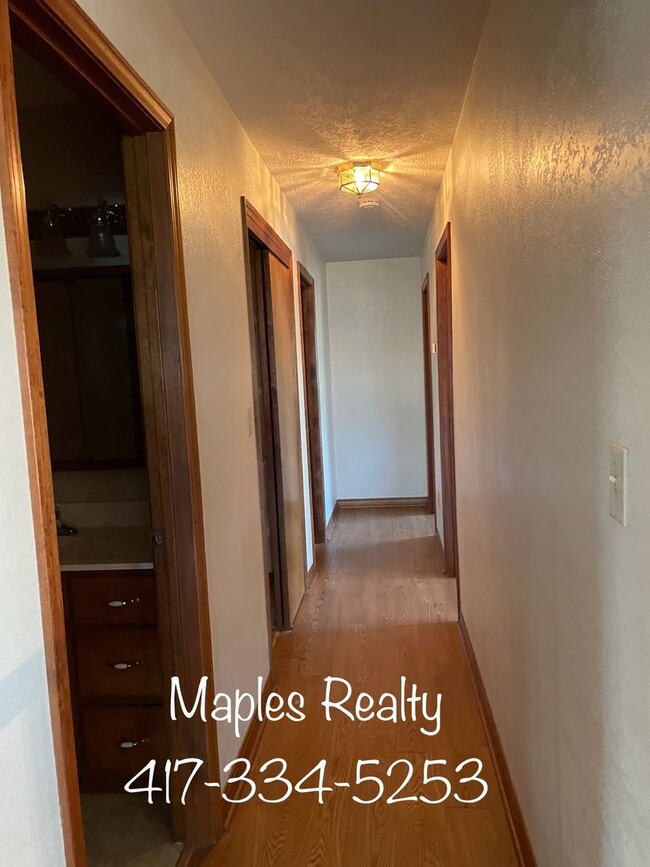 Building Photo - NEW LISTING - 3 bedroom, 2.5 bath in Ridgedale, MO near Big Cedar Lodge