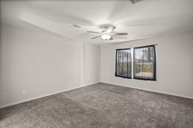 Building Photo - 629 Cedarwood Ave
