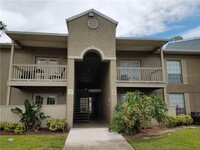 Building Photo - 2 Bed/1 Bath, 1st Floor condo in Serravell...