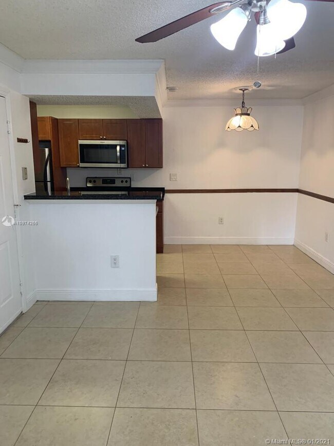 Building Photo - 15600 SW 106th Ln