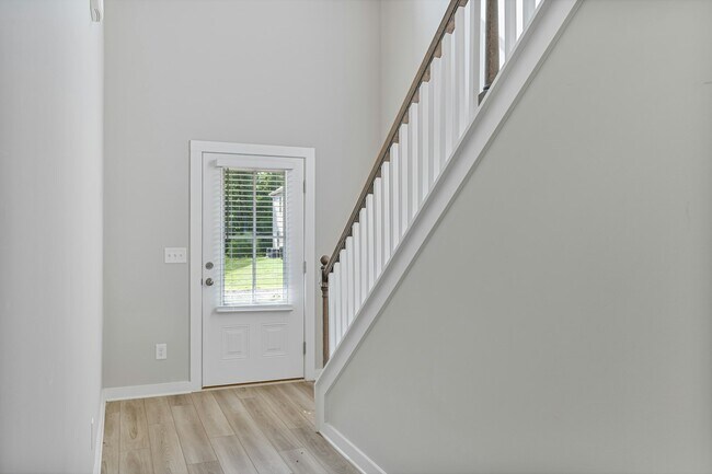 Building Photo - 1420 Brookhaven Dr