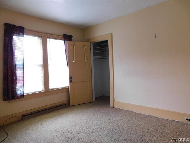 Building Photo - 172 Wellsville St