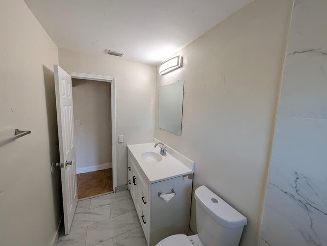Building Photo - 180 Penn Way