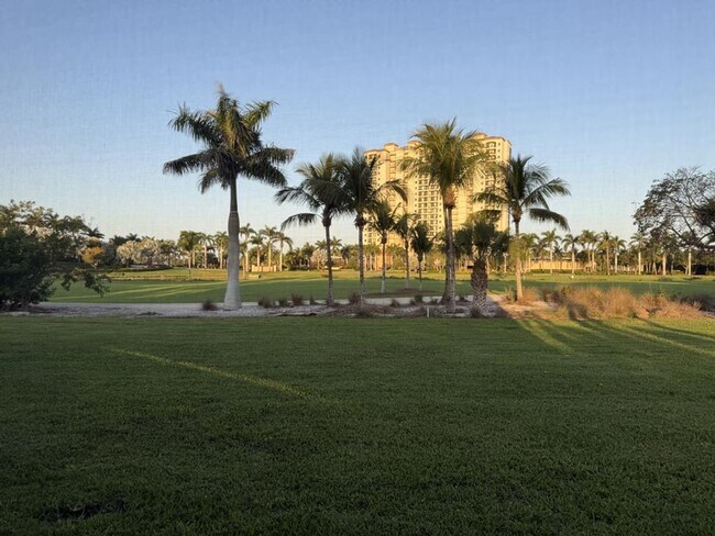 Building Photo - Rialto