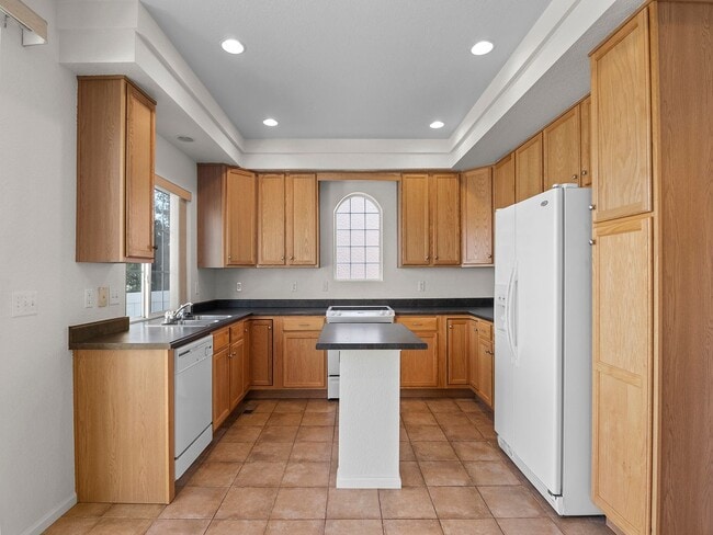 Building Photo - Gorgeous Johnstown Home with Attached Garage and Open Layout!