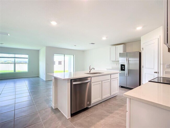 Building Photo - 8561 SW 46th Ave