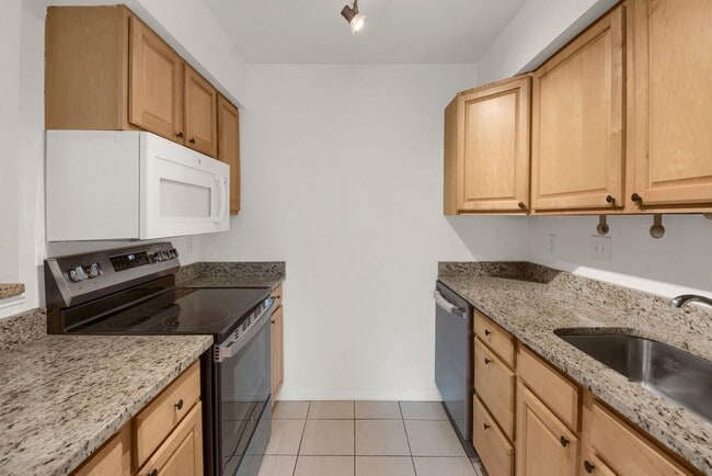 Building Photo - 2510 Huntingdon Chase