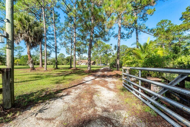 Building Photo - 14087 Coco Plum Rd
