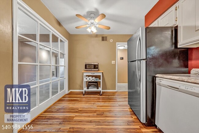 Building Photo - 5260 Crossbow Cir