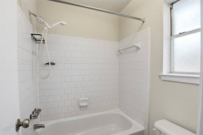 Building Photo - 4922 Temple Bell Dr