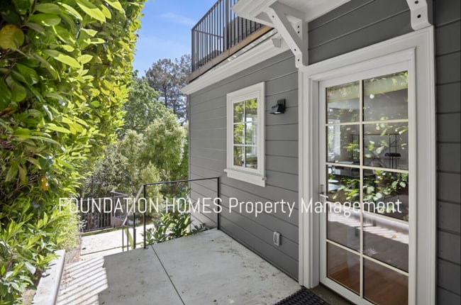 Building Photo - Stunning, Newly constructed, Modern 1BD/1BA ADU, Fully Furnished, Yard. -FOUNDATION-