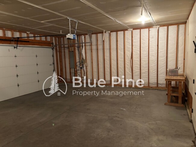 Building Photo - 3312 E Edwards Dr