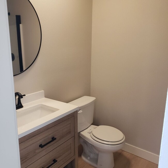 Building Photo - 6861 Yellowstone Dr