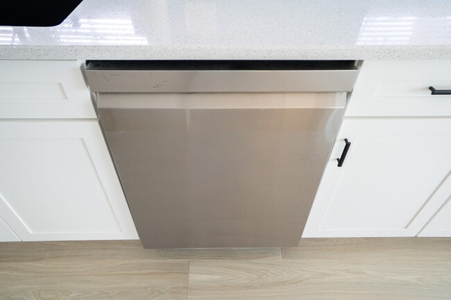 Building Photo - 3536 Belle Vista Dr E