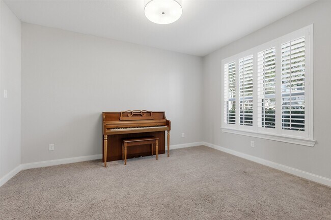 Building Photo - 2207 Silver Canyon Ln