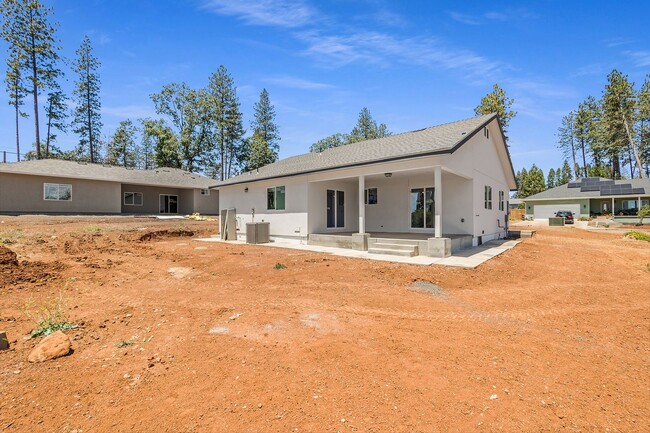 Building Photo - New construction, 2 bed 2 bath +Bonus room...