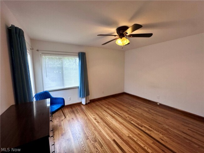 Building Photo - 1093 N Main St