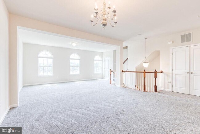 Building Photo - 365 Chessington Dr