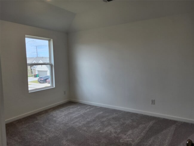 Building Photo - 5827 Linda Cv Ln