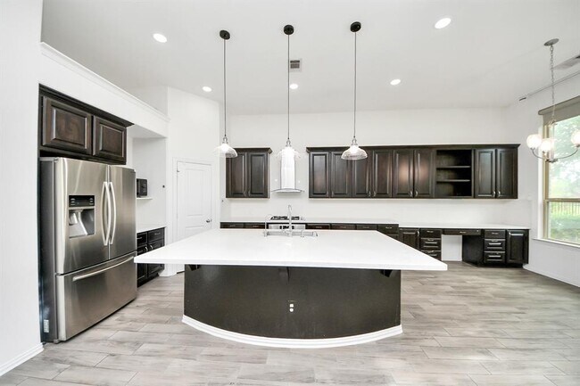 Building Photo - 10910 Wardrop Pl