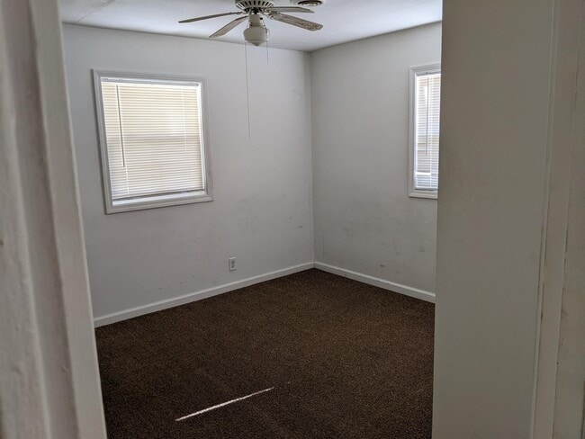 Building Photo - 1301 Sunset Dr