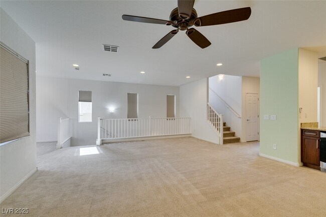 Building Photo - 10465 Saddle Mountain St